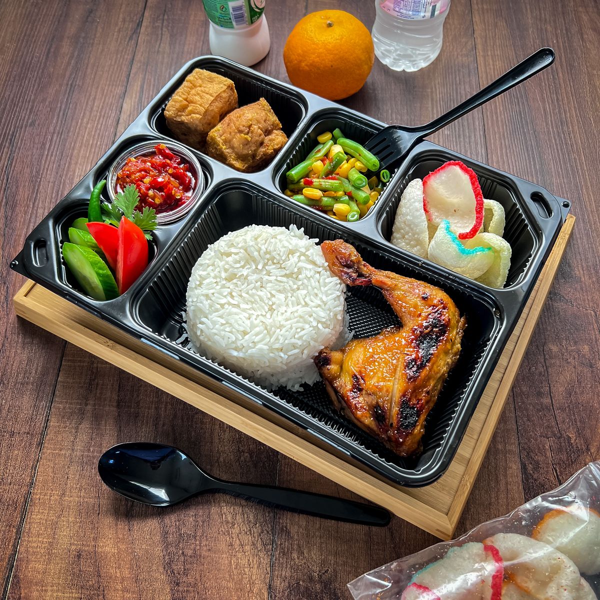 Makanan Premium Dapoer Bu Fah