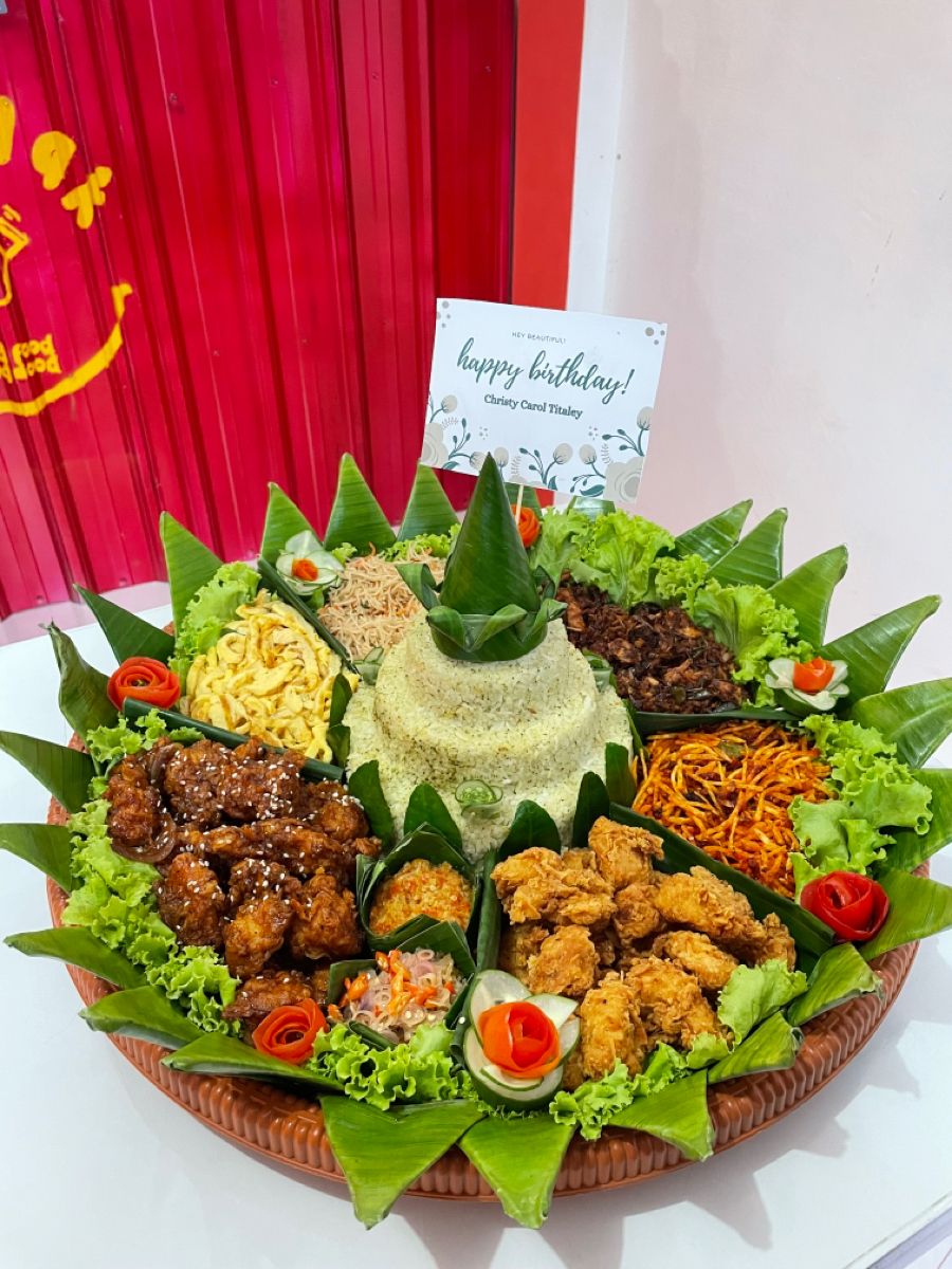 Nasi Tumpeng